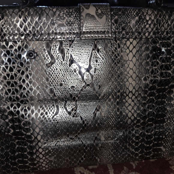 Guess Handbag - Picture 4 of 4